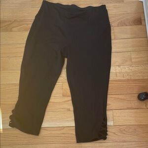 Black Everlast capris